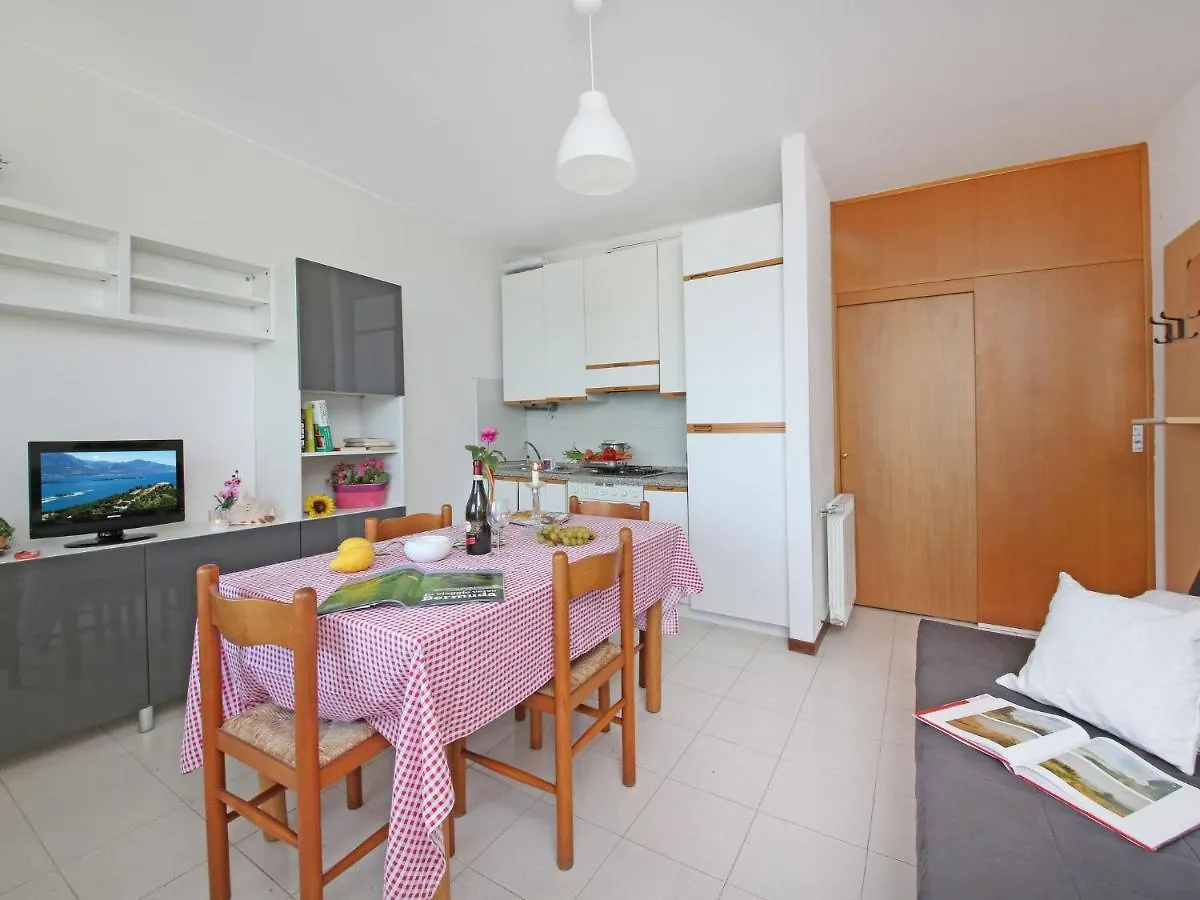 בית נופש Raffa Apartment Casa Centrale By Interhome